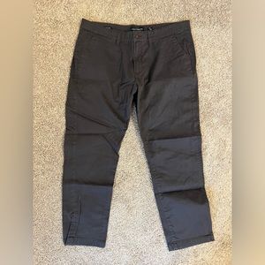 Men’s Lucky Brand 410 Athletic Chino Dark Grey Size 38x30 **EUC**